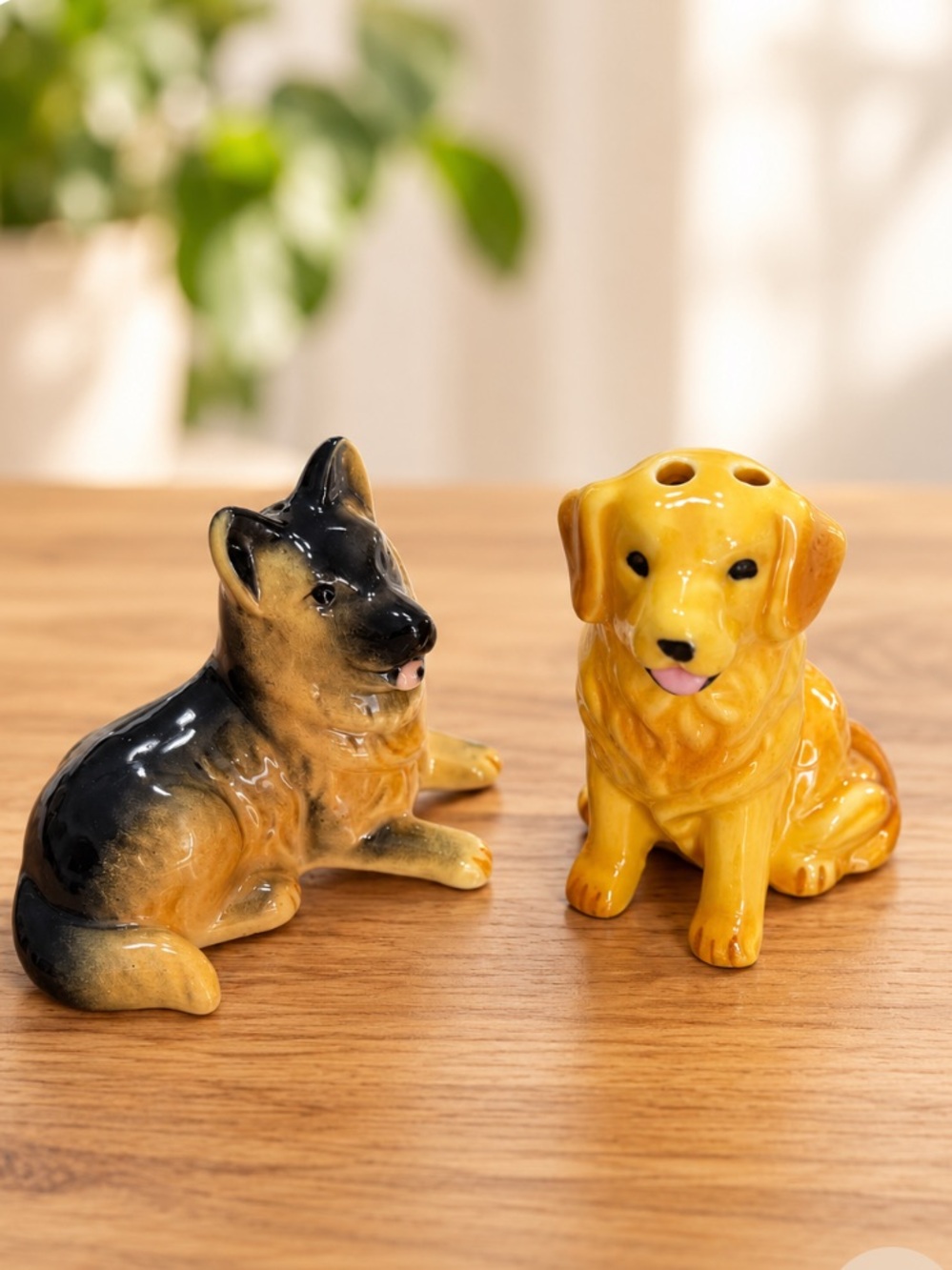 Cracker Barrel Ceramic Mini Dog Salt & Pepper Shakers in Yellow and Black